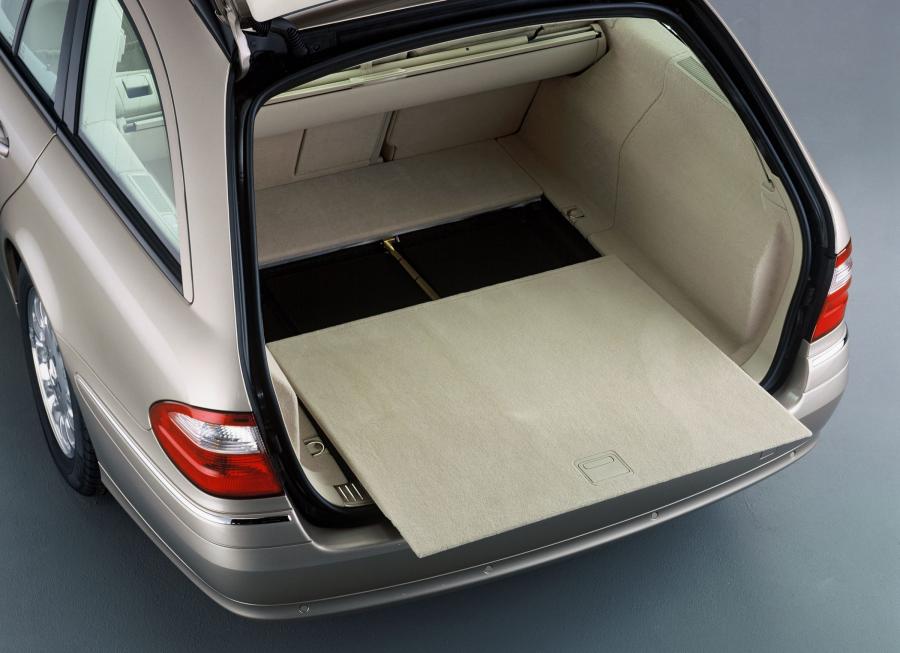  Mercedes-Benz E-Class Estate 2002 года  (фото 16 из 50)